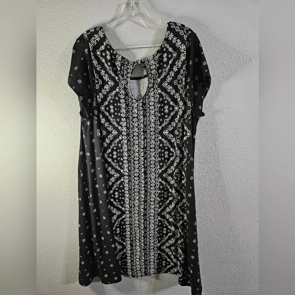 Derek Heart Black & White Knit Dress 2X - Picture 2 of 4